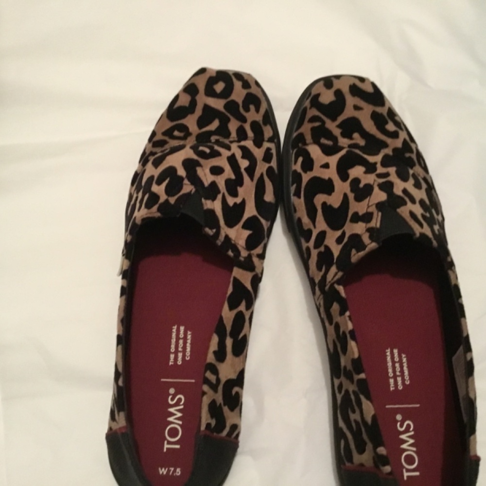 Shoes - Picture 2 of 4